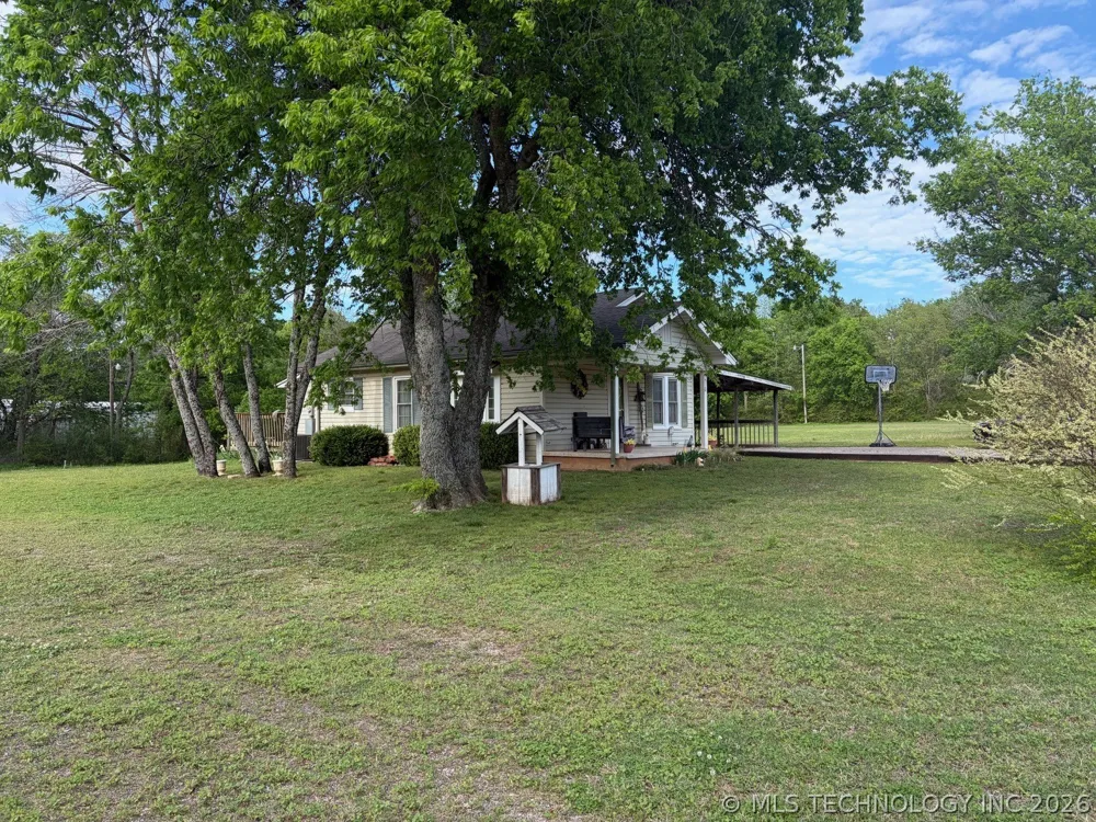 416 W Ash Street Maud, OK 74854
