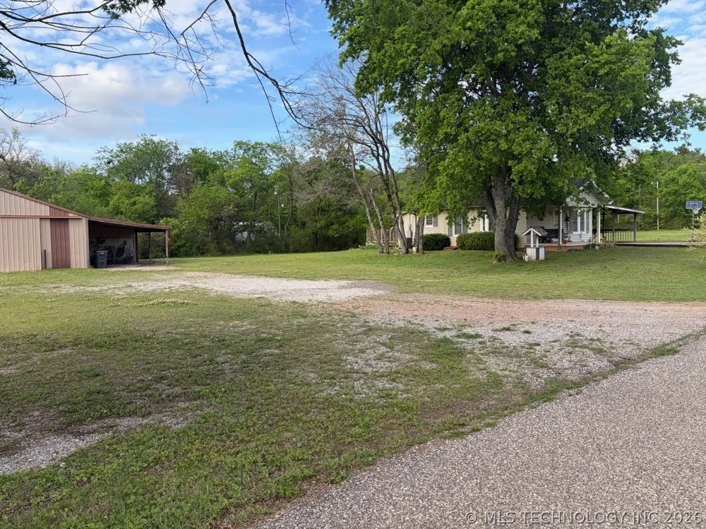 416 W Ash Street Maud, OK 74854