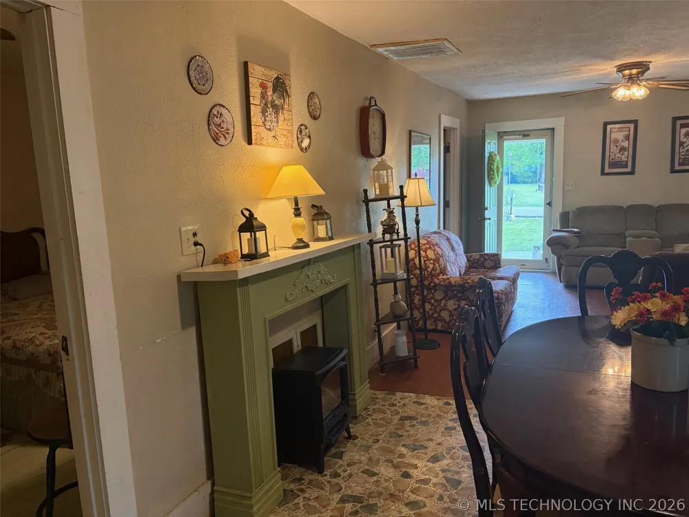 416 W Ash Street Maud, OK 74854