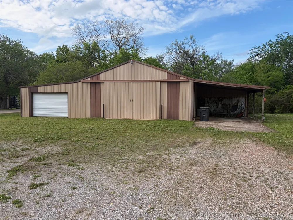 416 W Ash Street Maud, OK 74854
