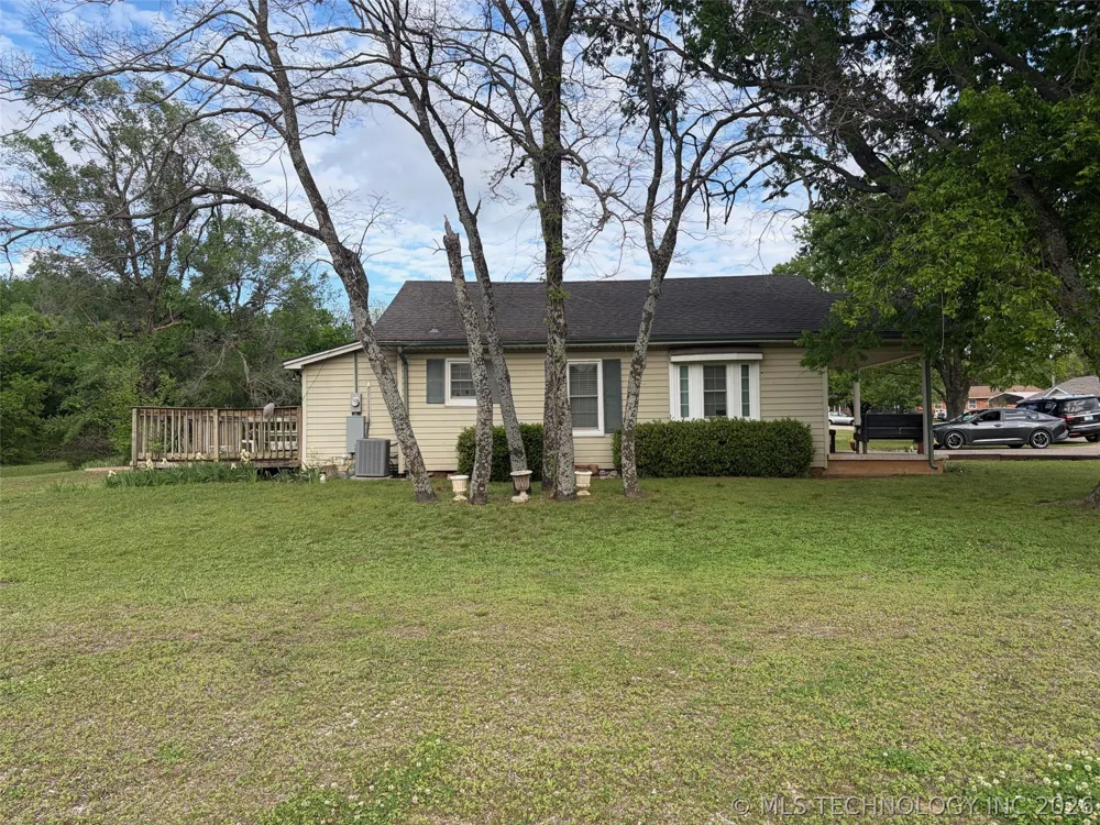 416 W Ash Street Maud, OK 74854