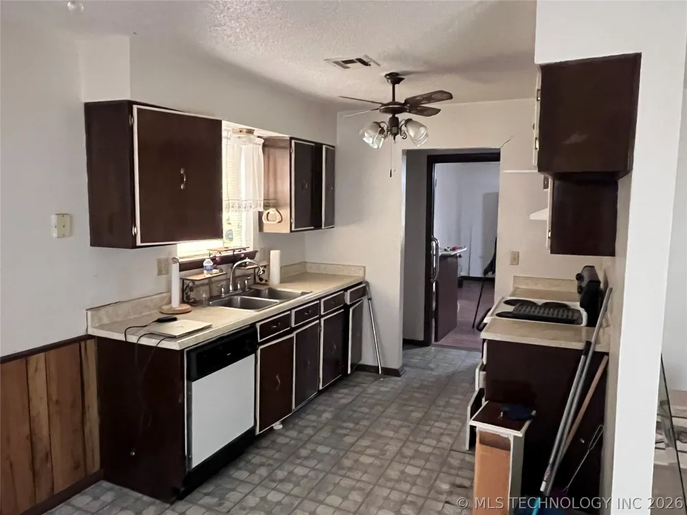 9710 NE 4th Street Midwest City, OK 73130