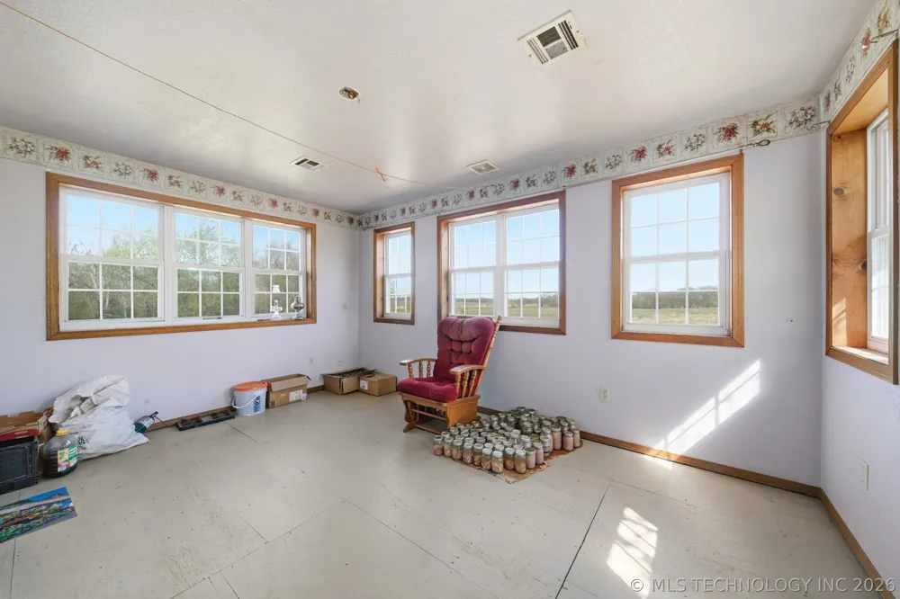 439092 E 40 ROAD Welch, OK 74369