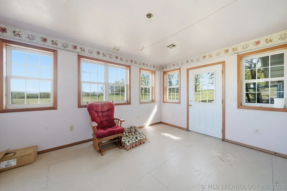 439092 E 40 ROAD Welch, OK 74369