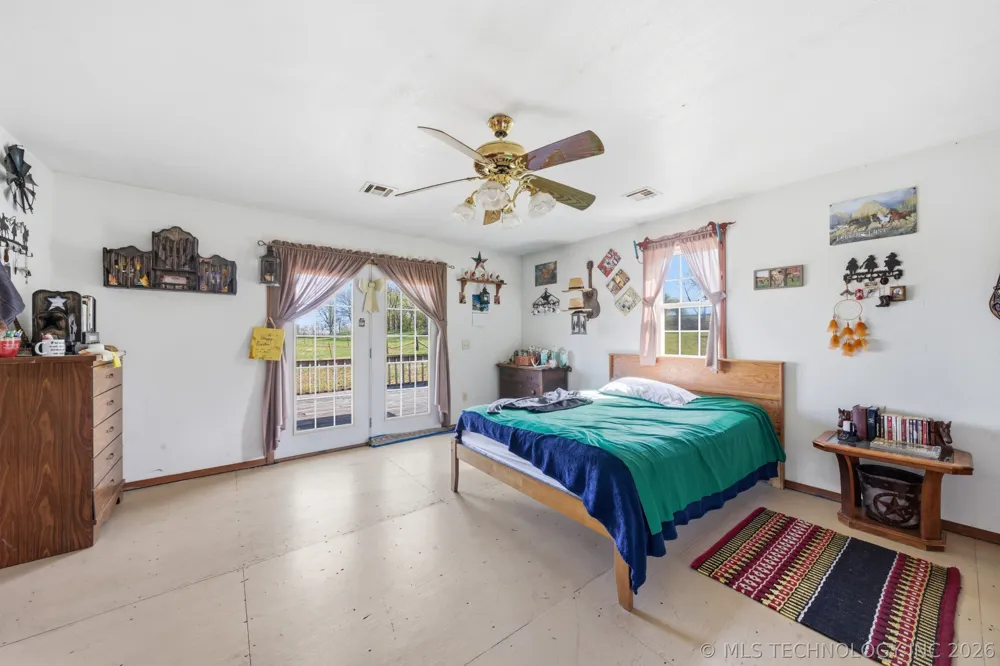 439092 E 40 ROAD Welch, OK 74369