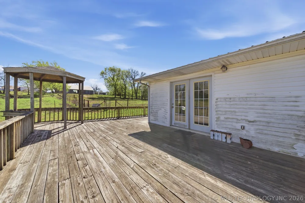 439092 E 40 ROAD Welch, OK 74369
