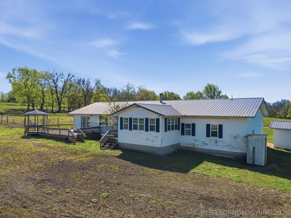 439092 E 40 ROAD Welch, OK 74369
