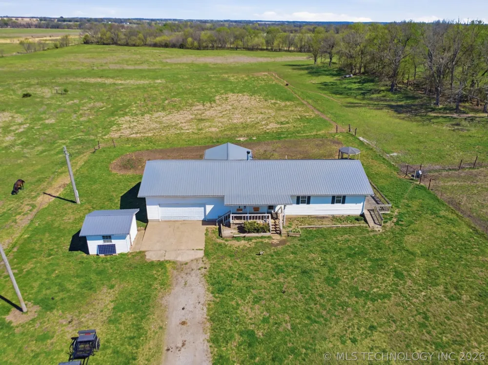 439092 E 40 ROAD Welch, OK 74369