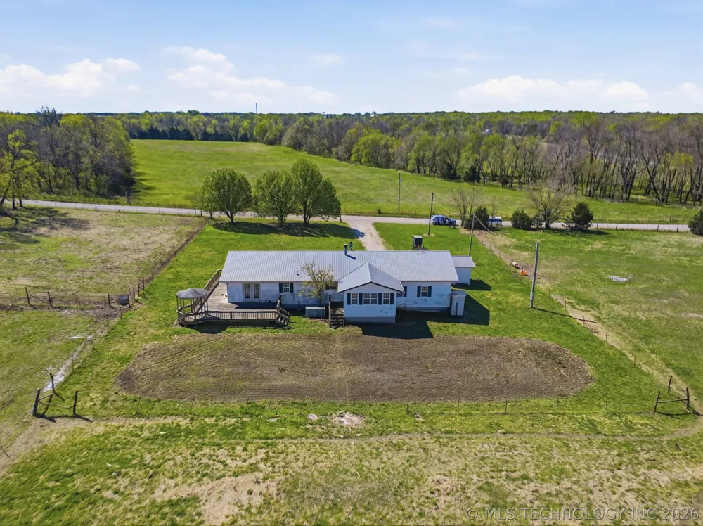 439092 E 40 ROAD Welch, OK 74369