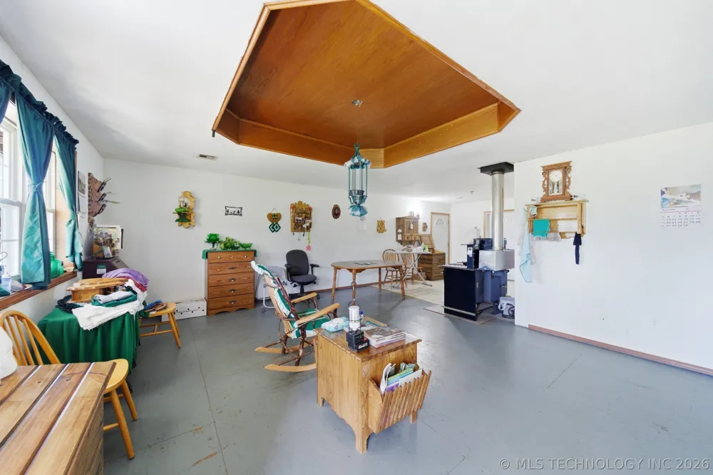 439092 E 40 ROAD Welch, OK 74369