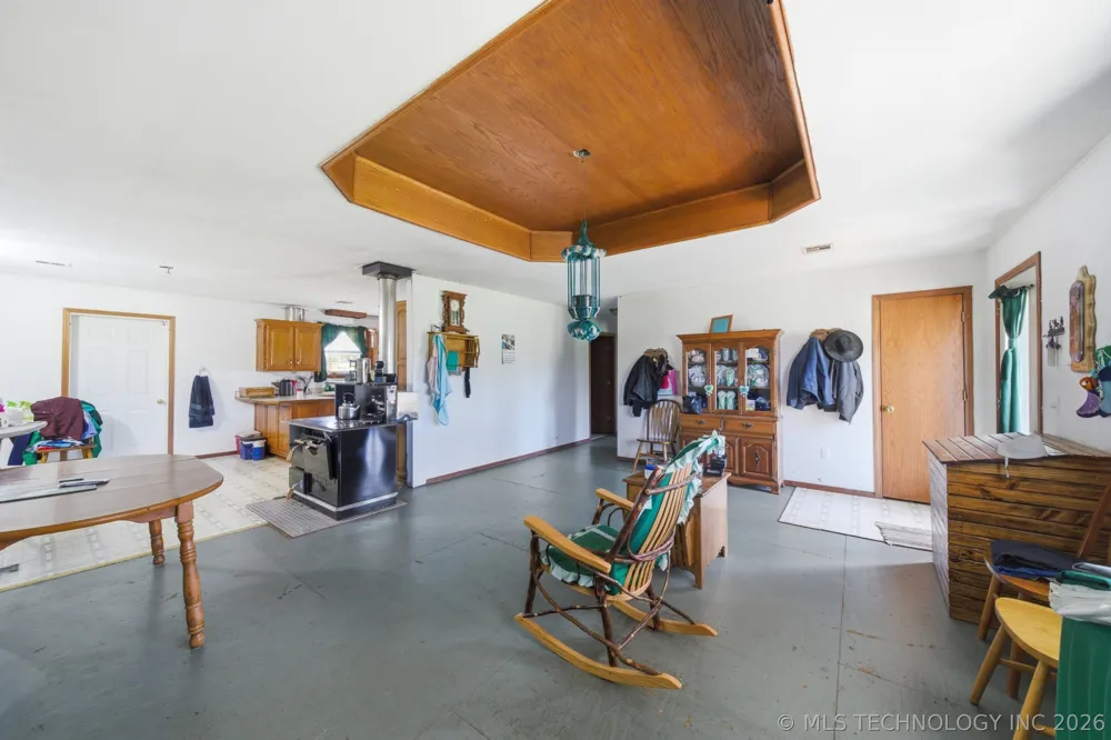 439092 E 40 ROAD Welch, OK 74369