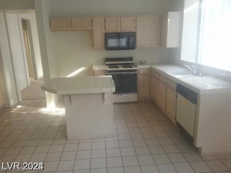133 McLaren Street Henderson, NV 89074