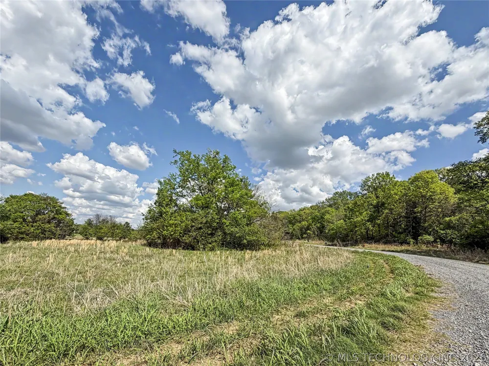 414 S Thunder Road Fort Gibson, OK 74434