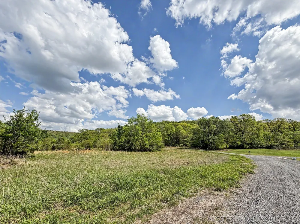 414 S Thunder Road Fort Gibson, OK 74434