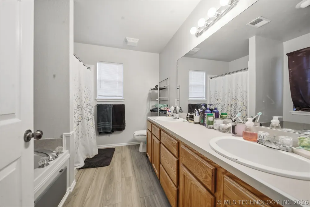 1117 S Marina Drive Oologah, OK 74053