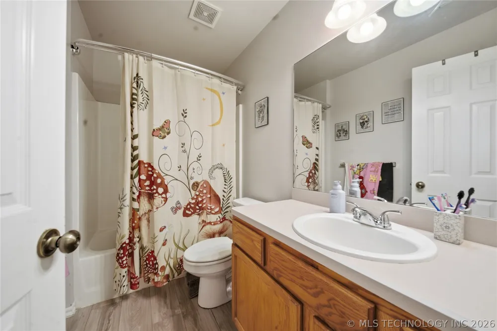 1117 S Marina Drive Oologah, OK 74053