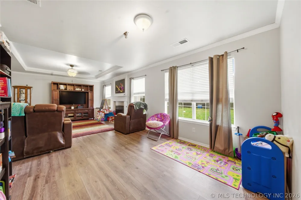 1117 S Marina Drive Oologah, OK 74053
