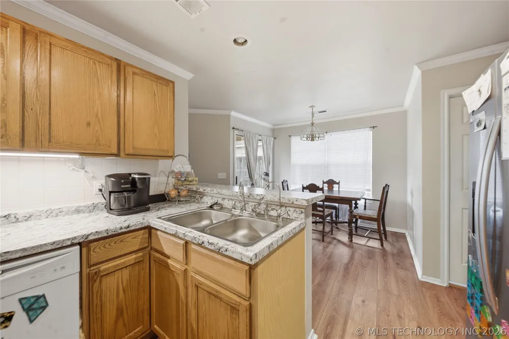 1117 S Marina Drive Oologah, OK 74053