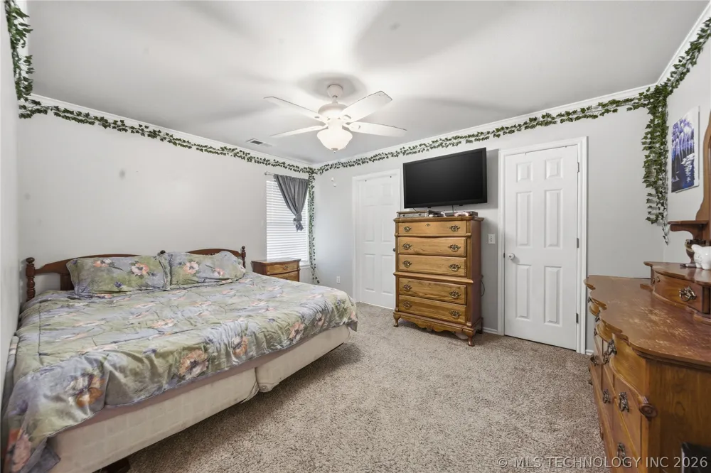 1117 S Marina Drive Oologah, OK 74053