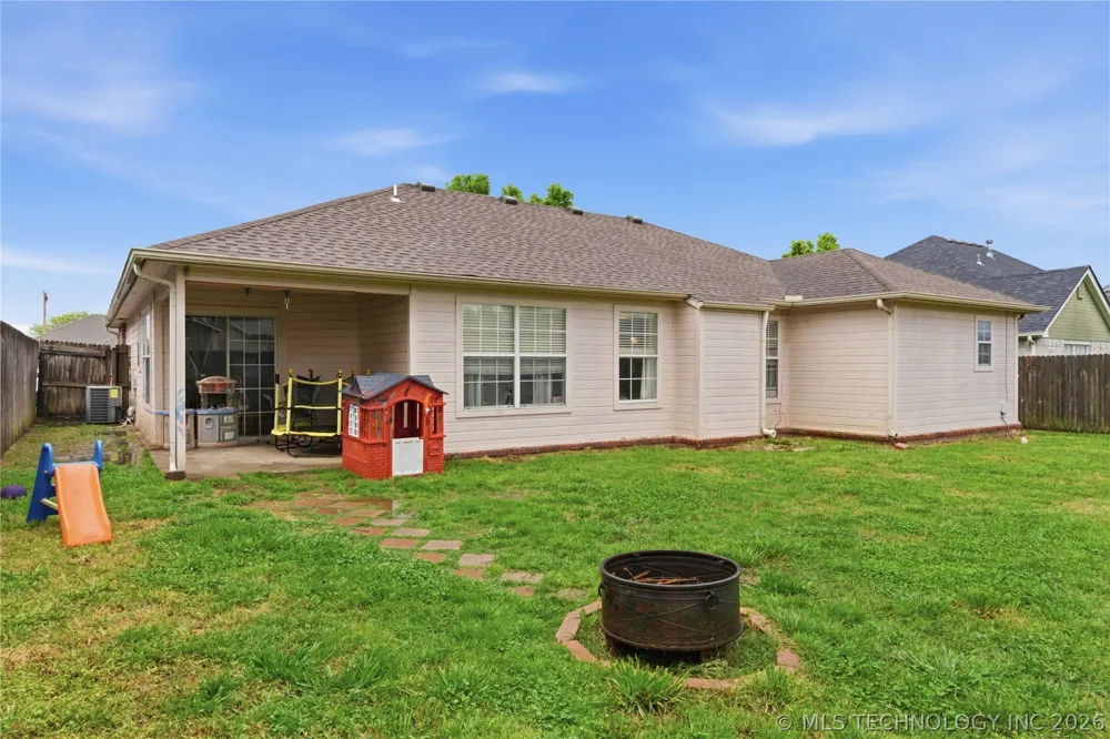 1117 S Marina Drive Oologah, OK 74053