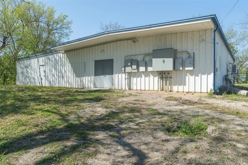 709 E 4th Street Skiatook, OK 74070