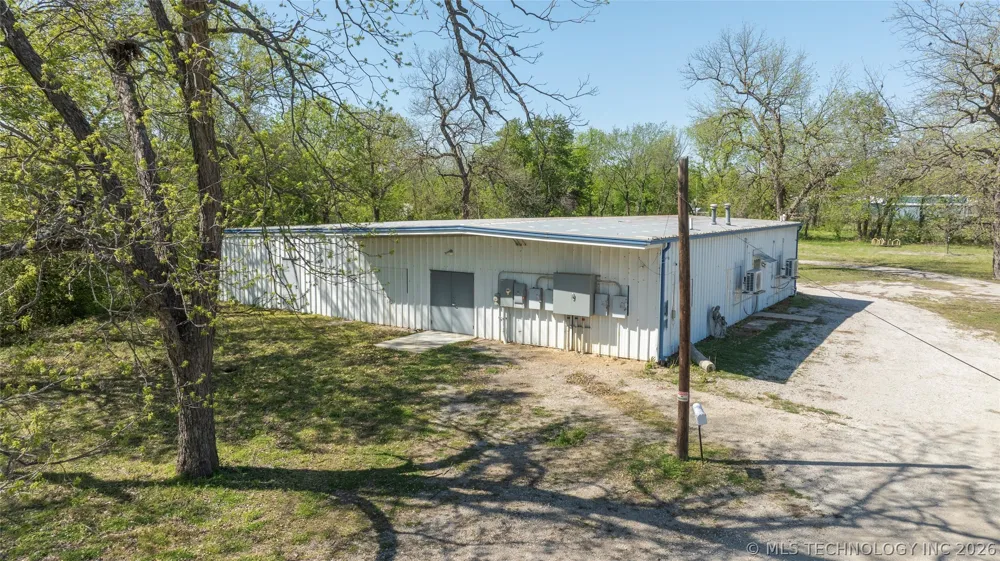 709 E 4th Street Skiatook, OK 74070