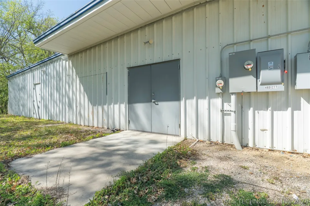 709 E 4th Street Skiatook, OK 74070