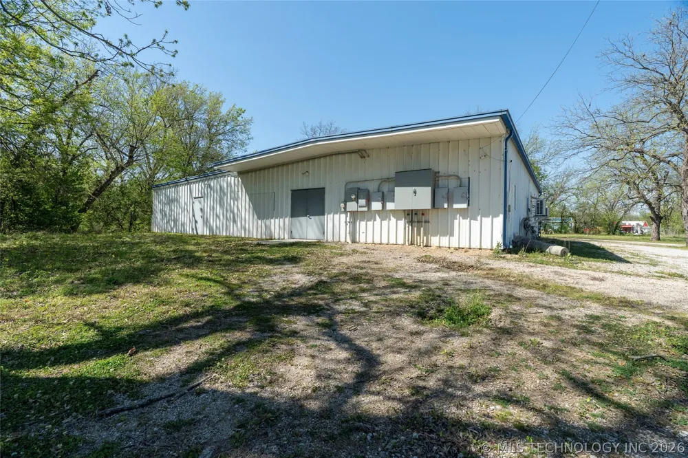 709 E 4th Street Skiatook, OK 74070