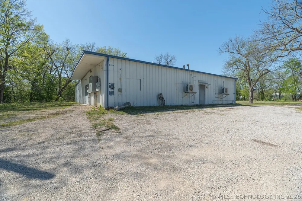 709 E 4th Street Skiatook, OK 74070