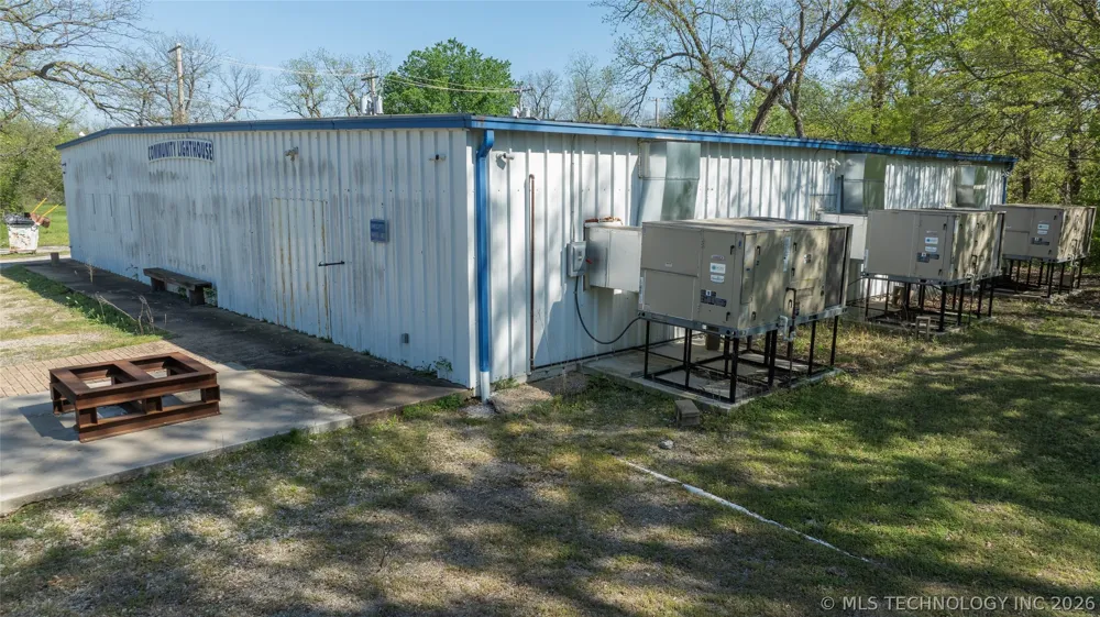 709 E 4th Street Skiatook, OK 74070