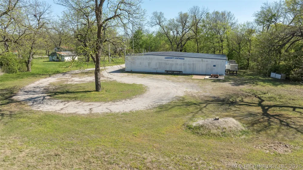 709 E 4th Street Skiatook, OK 74070
