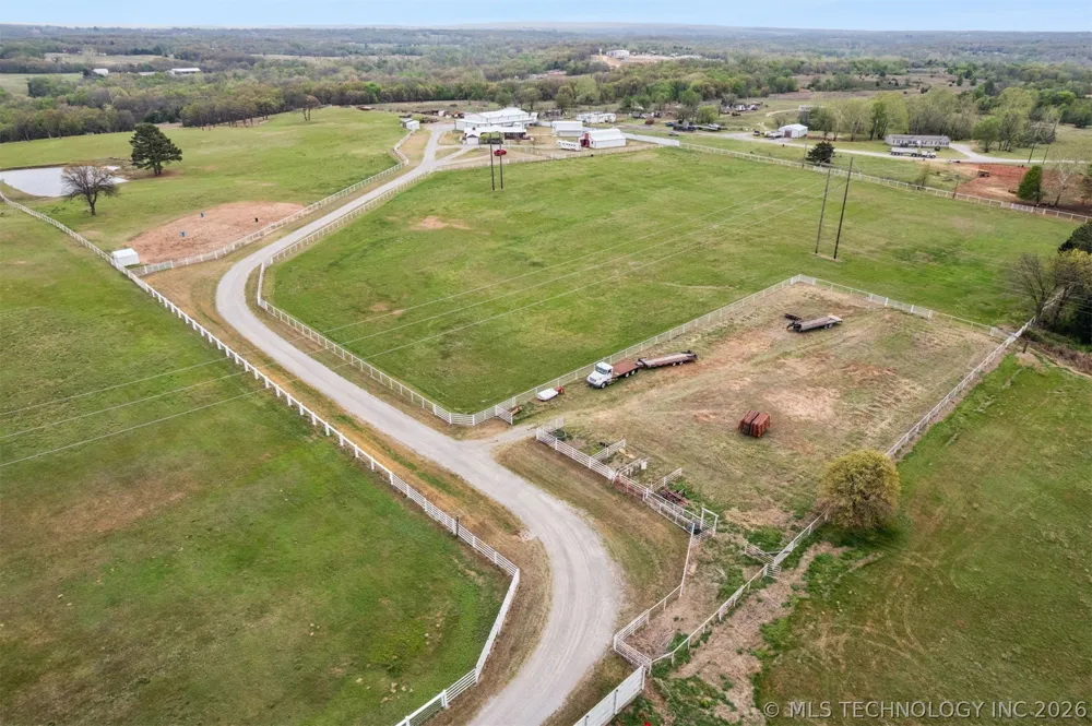 734 E Harrison Road Bristow, OK 74010