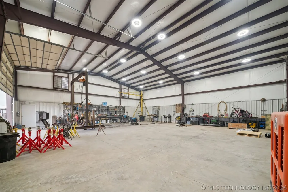 734 E Harrison Road Bristow, OK 74010