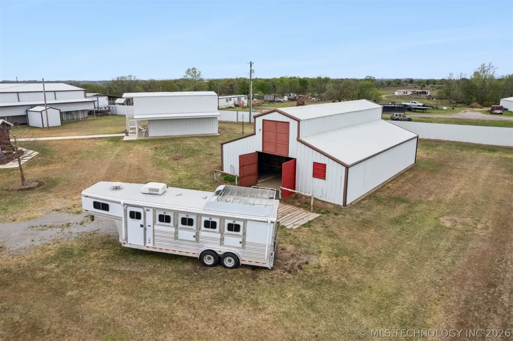 734 E Harrison Road Bristow, OK 74010