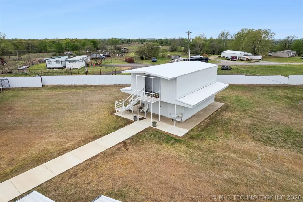 734 E Harrison Road Bristow, OK 74010