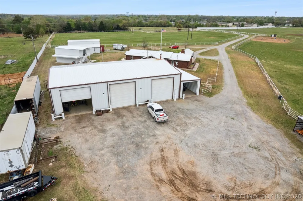734 E Harrison Road Bristow, OK 74010