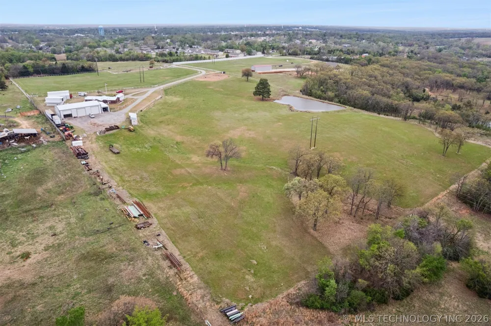 734 E Harrison Road Bristow, OK 74010