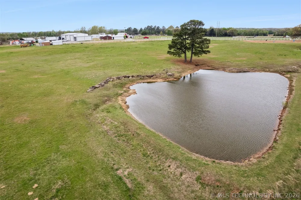 734 E Harrison Road Bristow, OK 74010