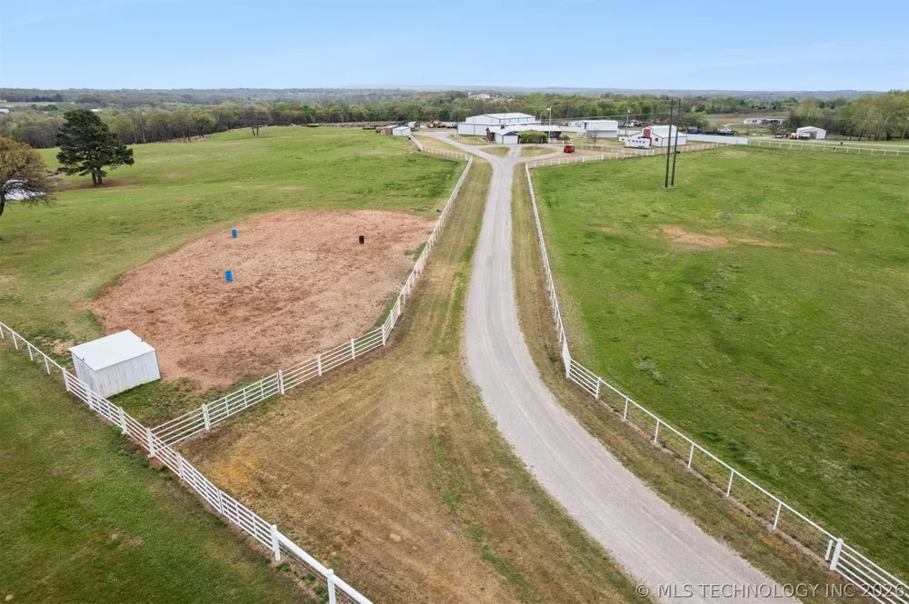 734 E Harrison Road Bristow, OK 74010