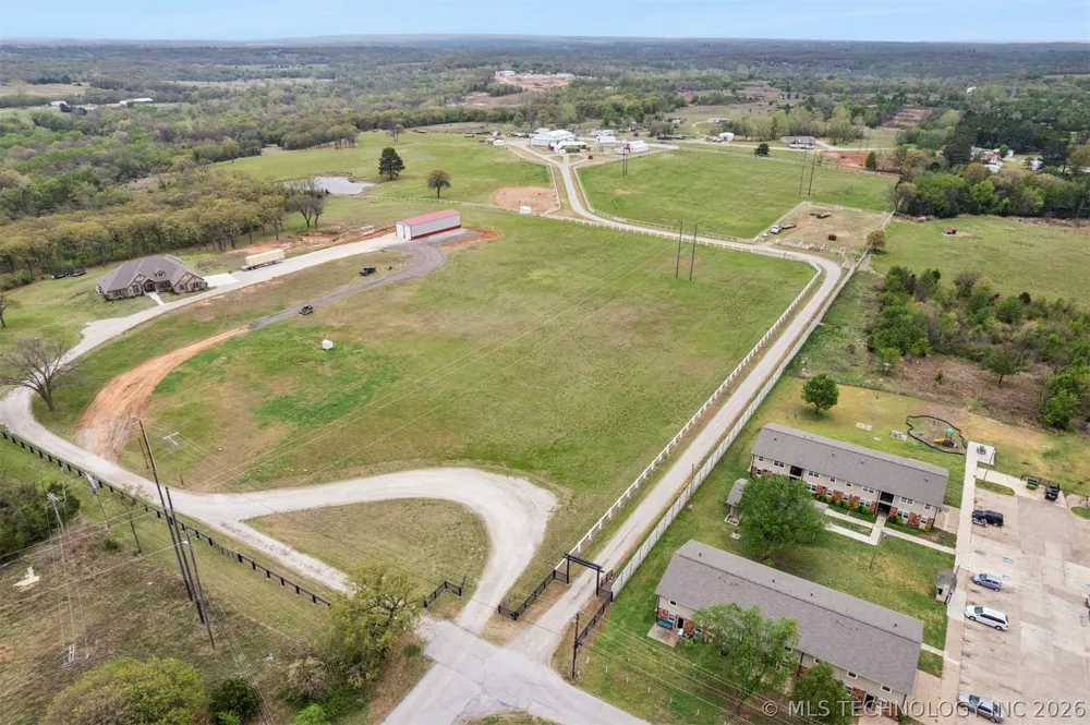 734 E Harrison Road Bristow, OK 74010
