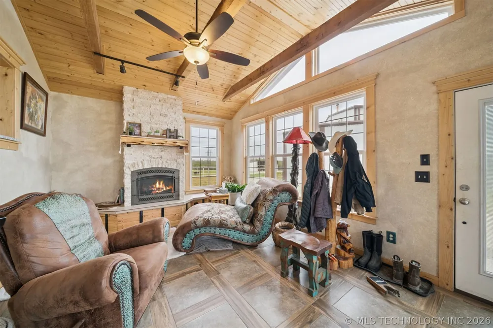 734 E Harrison Road Bristow, OK 74010