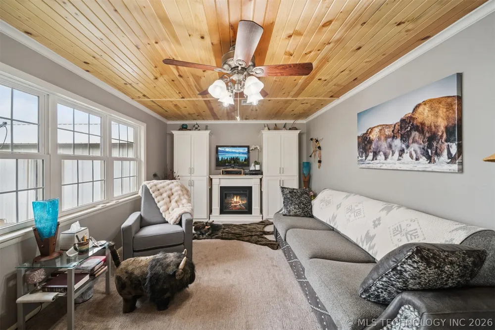 734 E Harrison Road Bristow, OK 74010