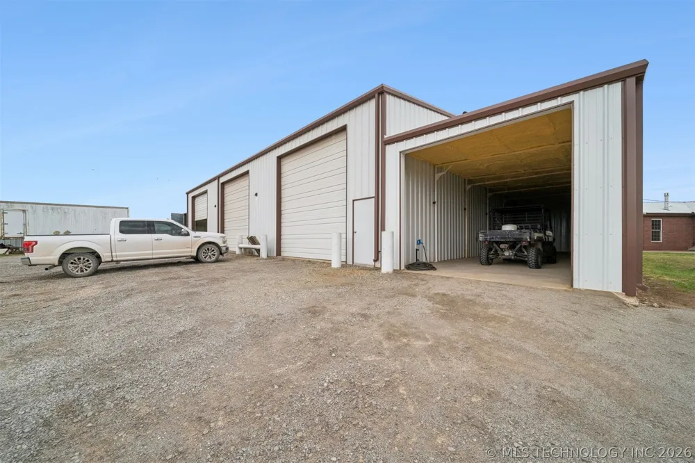 734 E Harrison Road Bristow, OK 74010