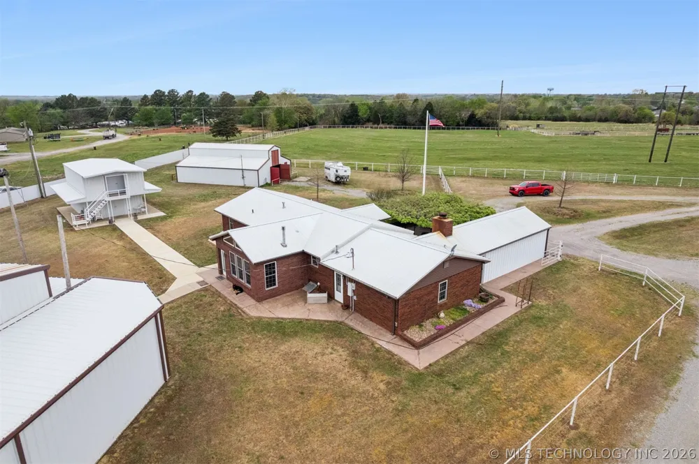 734 E Harrison Road Bristow, OK 74010