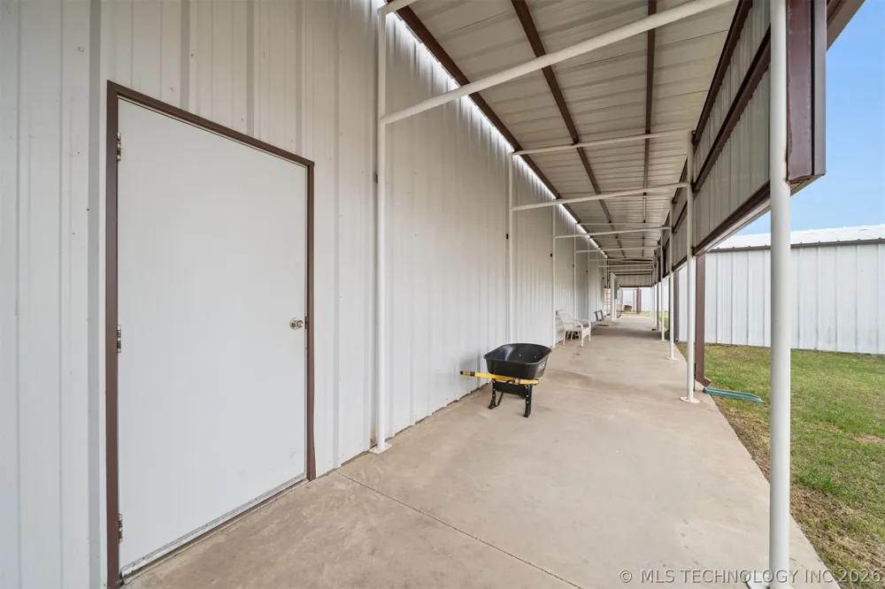 734 E Harrison Road Bristow, OK 74010