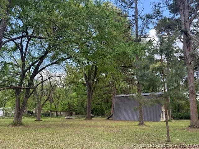 1034 Lakeside Fort Towson, OK 74735