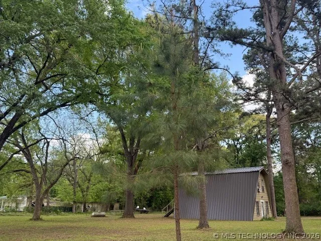 1034 Lakeside Fort Towson, OK 74735