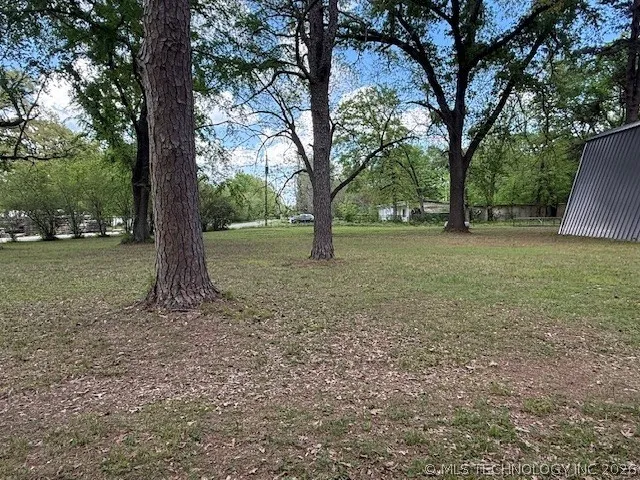 1034 Lakeside Fort Towson, OK 74735