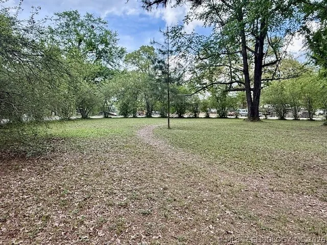 1034 Lakeside Fort Towson, OK 74735