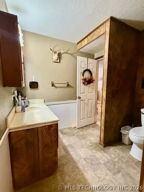 1034 Lakeside Fort Towson, OK 74735